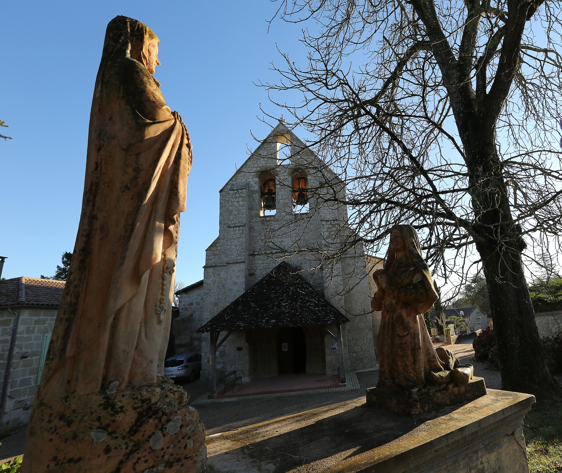 Eglise Saint-Colomban (vue du cimetière)